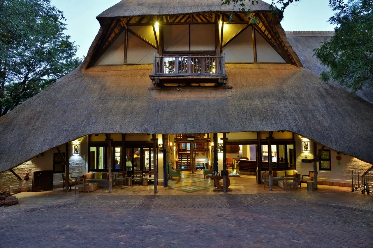 Victoria Falls Safari Lodge 